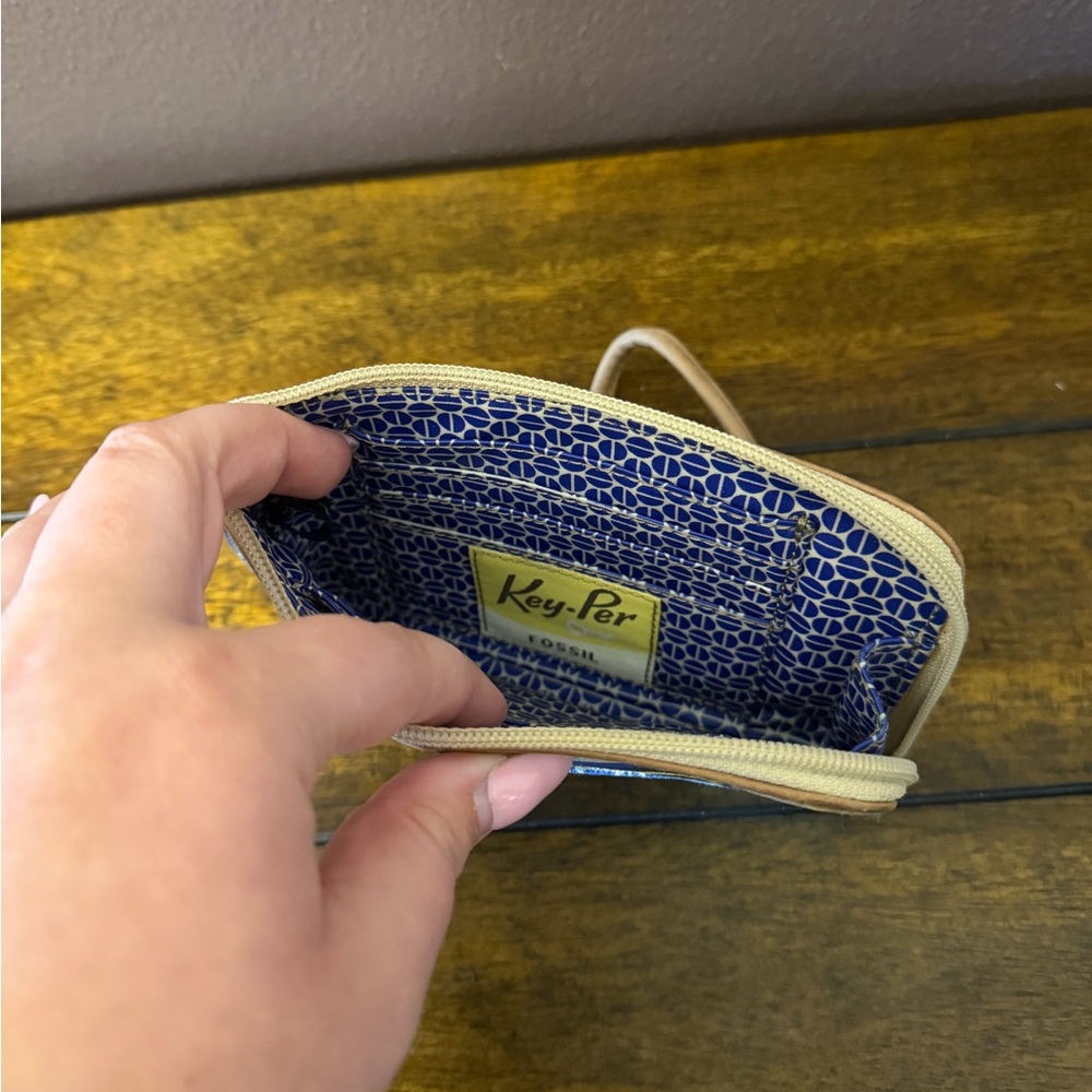 Fossil Key-Per Wallet Wristlet - Picture 5 of 6